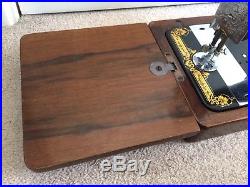 1940 Singer 28K Hand Cranked Sewing Machine Carry Case Victorian Decal Finish