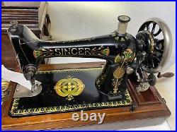 ANTIQUE CAST IRON SINGER 66k HAND CRANK SEWING MACHINE WITH WOODEN CARRY CASE