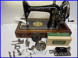 ANTIQUE CAST IRON SINGER 66k HAND CRANK SEWING MACHINE WITH WOODEN CARRY CASE
