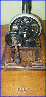 Antique Vintage New National Cast Iron Hand Crank Sewing Machine With Carry Case