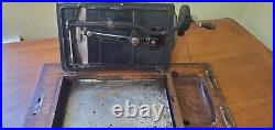 Antique Vintage New National Cast Iron Hand Crank Sewing Machine With Carry Case