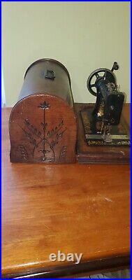 Antique Vintage New National Cast Iron Hand Crank Sewing Machine With Carry Case