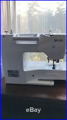 Baby Lock Jubilant Sewing Machine Excellent Condition with box/carrying case
