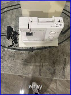 Baby lock Zeal BL35B Sewing Machine With Foot Pedal Power Cord & Carrying Case