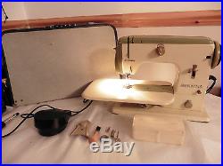 Bernina 700 Free Arm Zig zag Sewing Machine with Accessories/Carrying Case