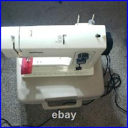 Bernina 801 Matic Electronic MADE IN SWITZERLAND Sewing Machine withCarrying Case