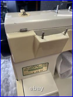 Bernina Record 830 Sewing Machine with Case & Pedal with Manual