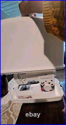 Brother BB370 Sewing Machine With Carrying Case