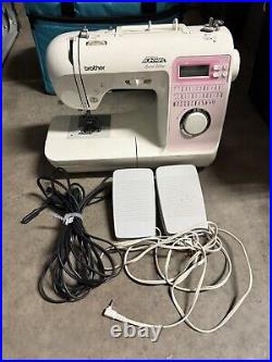 Brother Project Runway Innov-is 40 Sewing Machine Limited Edition WithCase Extras