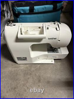 Brother Project Runway Innov-is 40 Sewing Machine Limited Edition WithCase Extras