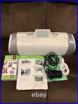 Cricut Expression 2 Cutting Machine + Carrying Bag and XMAS Cartridge CREX002