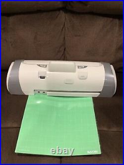 Cricut Expression 2 Cutting Machine + Carrying Bag and XMAS Cartridge CREX002