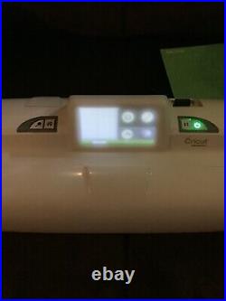 Cricut Expression 2 Cutting Machine + Carrying Bag and XMAS Cartridge CREX002