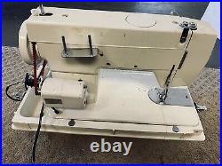DRESSMAKER 7000 SUPER ZIGZAG SEWING MACHINE with FOOT CONTROL / CARRY CASE