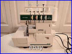 E-Z Lock Model EZ-100 4/3 Thread Sewing Machine Serger In Carry Case