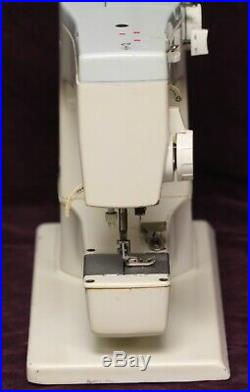 Elna Elnasuper Series 62C Sewing Machine withMetal Carrying Case & Foot Controller