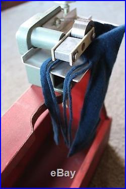 FRASERModel 500Clamp Cloth CutterPlus Carrying Case and Rug Hooking Tool