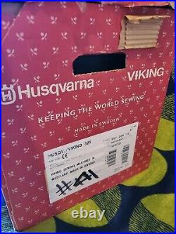 Husqvarna Viking Daisy 325 Sewing Machine With Carry Case Great Condition