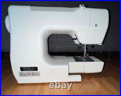 JANOME JEM GOLD 660 Sewing Machine Lightweight + Accessories