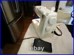 Janome JEM GOLD 660 Portable Sewing / Quilting Machine w Carrying Case WORKS