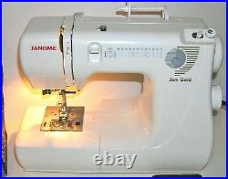 Janome JEM GOLD 660 Portable Sewing / Quilting Machine with Carrying Case WORKS
