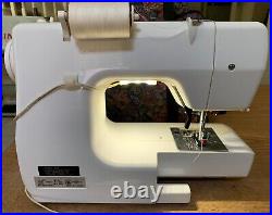 Janome Jem Gold 660 Mechanical Sewing Machine with Case-Nice