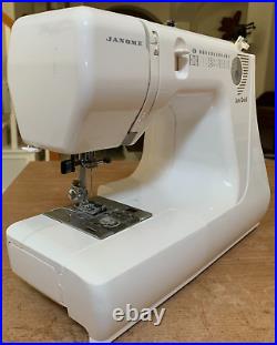 Janome Jem Gold 660 Mechanical Sewing Machine with Case-Nice