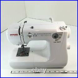 Janome Jem Gold 660 Mechanical Sewing and Quilting Machine withBox No Accessories