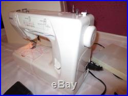KENMORE Sewing Machine Model 385.15516 w Carrying Case Works Great