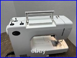 Kenmore 385.15516000 Sewing Machine With Carrying Case & Pedal