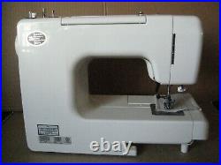 Kenmore Sewing Machine 385.15516000 with Carrying Case, Manual and Accessories