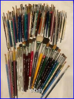 Lot of Artist Brushes in acrylic storage carrying case bet 70-80ps