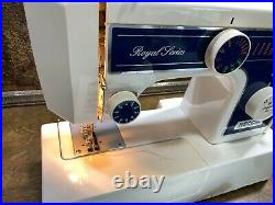 NECCHI Royal Series Sewing Machine 3205FA Nice Works Properly w Carry Case