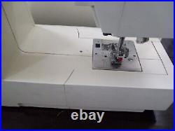 PFAFF Hobby 1142 Sewing Machine German Design with cover