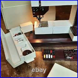 PFAFF Tiptronic 1171 Sewing Machine With Foot pedal and Carry Case/ Accessories