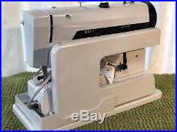 Pfaff 297 sewing machine with hard carry case and Foot Control good working