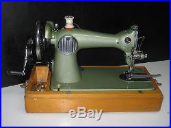 Retro Greeny Color Cast Iron Hand Crank Sewing Machine With Carry Case