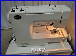 SEARS KENMORE SEWING MACHINE 385.12812690 With Carrying Case, Manual, Pedal