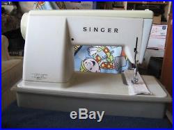 SINGER Sewing Machine Zig Zag Model 477Accessories, Carry Case, Manual, Pedal