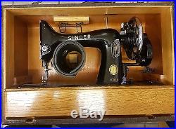 STUNNING VINTAGE SINGER 99k HAND CRANK SEWING MACHINE WITH CARRY CASE NEAR MINT