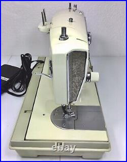 Sears Kenmore Portable Sewing Machine Model 158.17031 With Pedal & Carrying Case