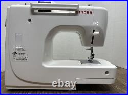 Singer 1507 Free Arm Sewing Machine With Hard Carrier & Foot Pedal & Accessories