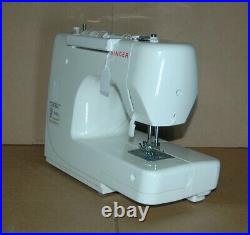 Singer 1507 Sewing Machine with Canvas Cover Manual Foot Switch
