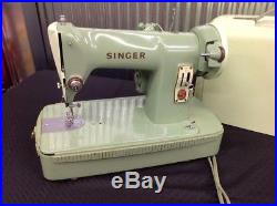 Singer 185J Heavy Duty Sewing Machine withCarrying Case