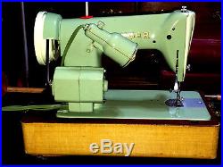 Singer 185J Jadeite Green Heavy Duty Sewing Machine withCarrying Case & Access