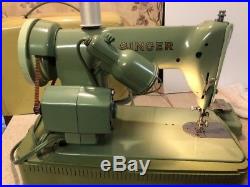 Singer 185J Jadeite Green Heavy Duty Sewing Machine withCarrying Case & Manual
