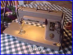 Singer 301A Heavy Metal Sewing Machine w Hard Carry Case