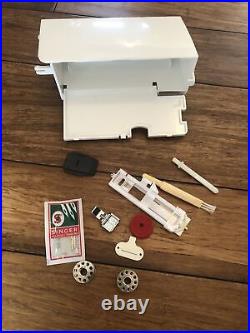 Singer 6180 Brilliance Electronic Sewing Machine With Case & Accessories