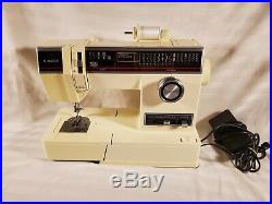 Singer 6235 Sewing Machine WithPedal and Power Cord in Hard Plastic Carry Case