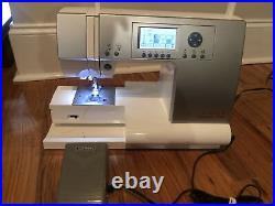 Singer 9940 Quantum Sewing Machine With Carrying Case And Accessories & Manual